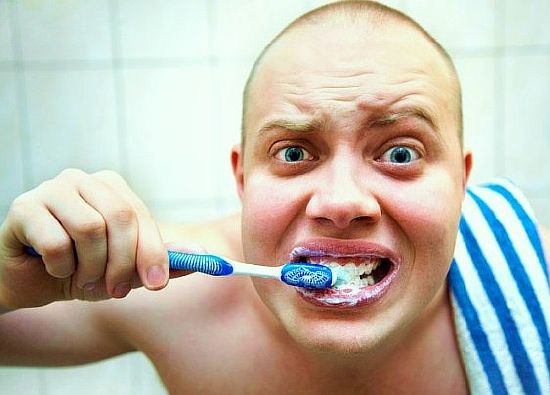 чистка зубов и избавление от зубного налета